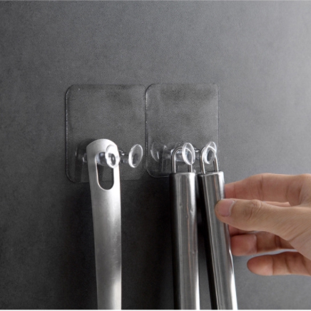 Móc treo phích cắm dán tường trong suốt tiện dụng