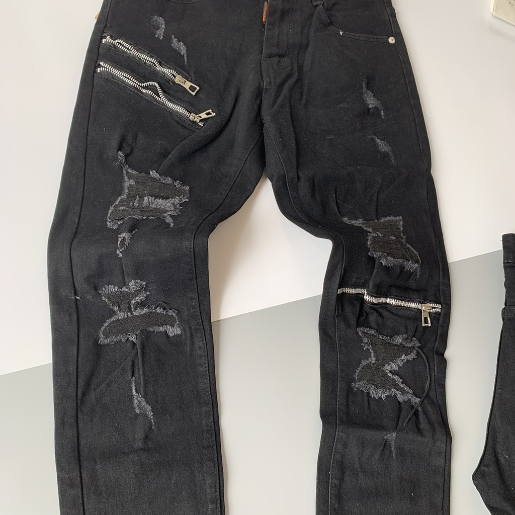 Quần Bò Nam Đen Rách Pha Thêu Khoá Zip Đùi Gối Cực Đẹp | BigBuy360 - bigbuy360.vn