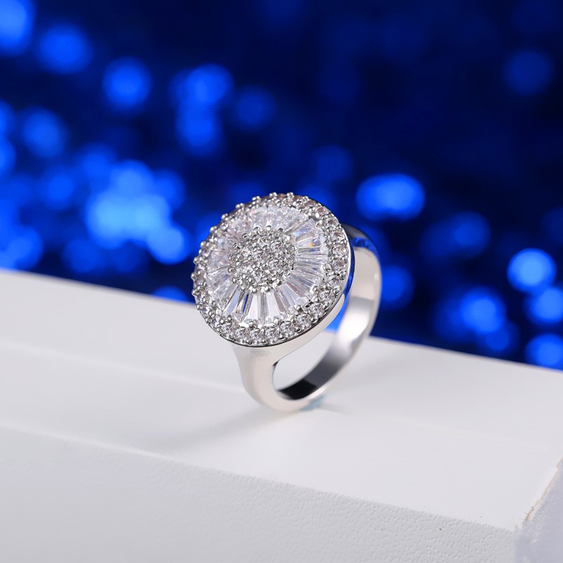 Nhẫn Đính Đá Zircon Màu Xanh Hoàng Gia Cao Cấp R011