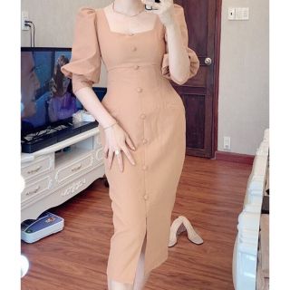 Đầm body cổ vuông tay phồng