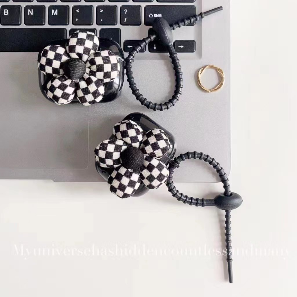 Vỏ hộp sạc tai nghe Airpods 1/2 pro in họa tiết caro màu đen hoạt hình