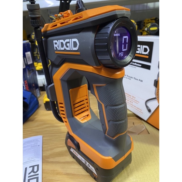 Bơm hơi pin ridgid r87044 dùng pin 18v