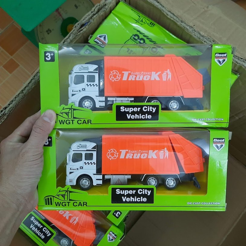 Xe ô tô chở rác đồ chơi trẻ em tỉ lệ 1:48 chạy cót đầu xe b