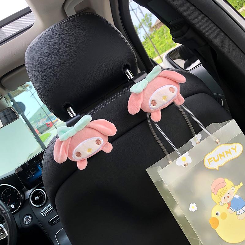 Bộ 2 Móc Treo Đồ Gắn Sau Ghế Xe Hơi Hình Kuromi Cinnamoroll Mymelody Nhồi Bông Đáng Yêu
