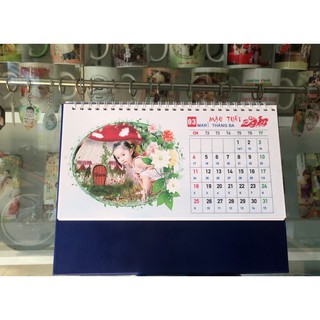 Lịch để bàn in hình em bé