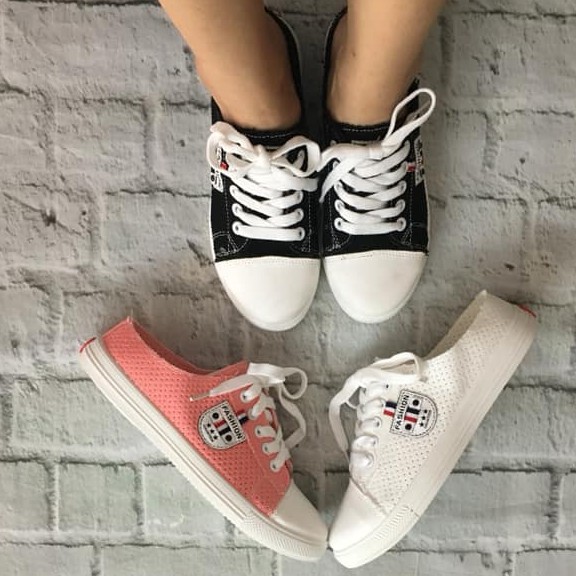 Giày thể thao nữ, Giày sục