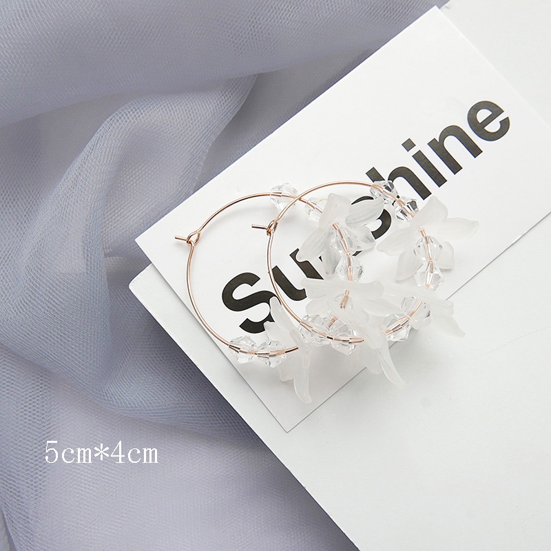 Đôi Khuyên Tai Dáng Dài Đính Cánh Hoa Thanh Lịch