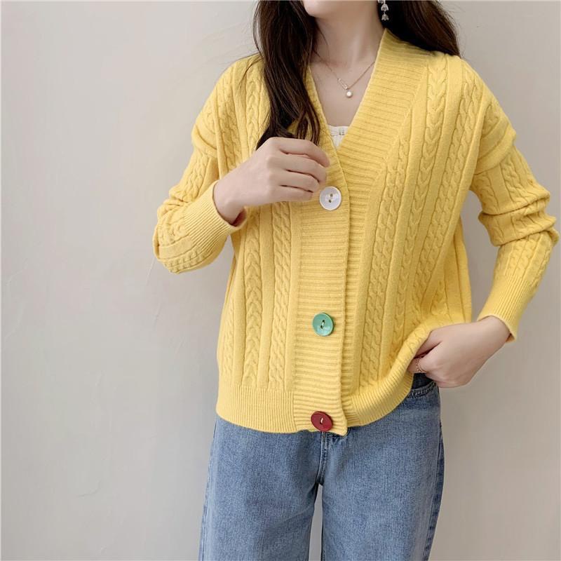 Áo Khoác Len Dệt Kim Xoắn Thừng Cổ Tim Nút 3 Màu Tay Dài | Smide Clothing