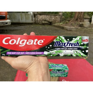 KEM ĐÁNH RĂNG COLGATE MAXFRESH 200g