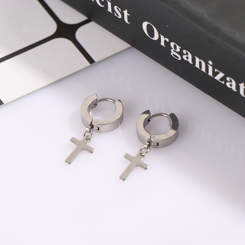 Đôi Khuyên Tai Hình Thánh Giá Bằng Thép Titan Cá Tính