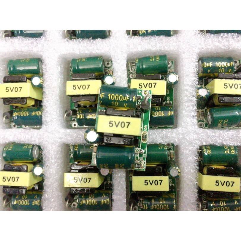 Nguồn xung mini 5v 700mA, có thể cấy ổn áp ra 3.3V 5V 9V ( 2x3cm)
