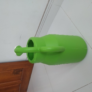 Bình Tưới Cây Cầm Tay 8 Lít