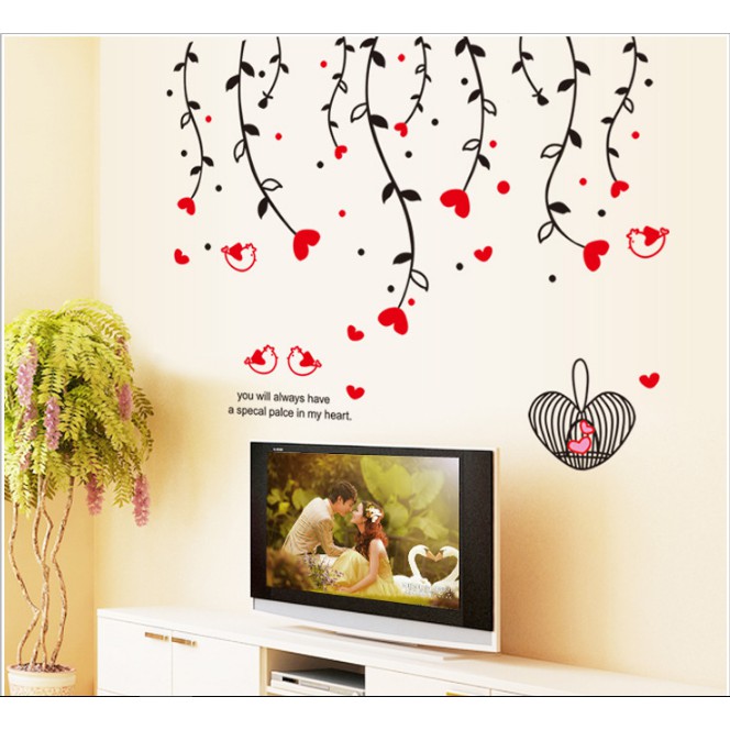 Decal trang trí dây leo trái tim đỏ