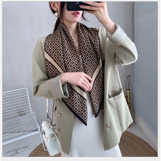 Khăn lụa Hàn Quốc 90*90 hoạ tiết monogram