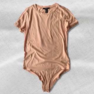 Áo thun bodysuit F21 màu hồng phấn