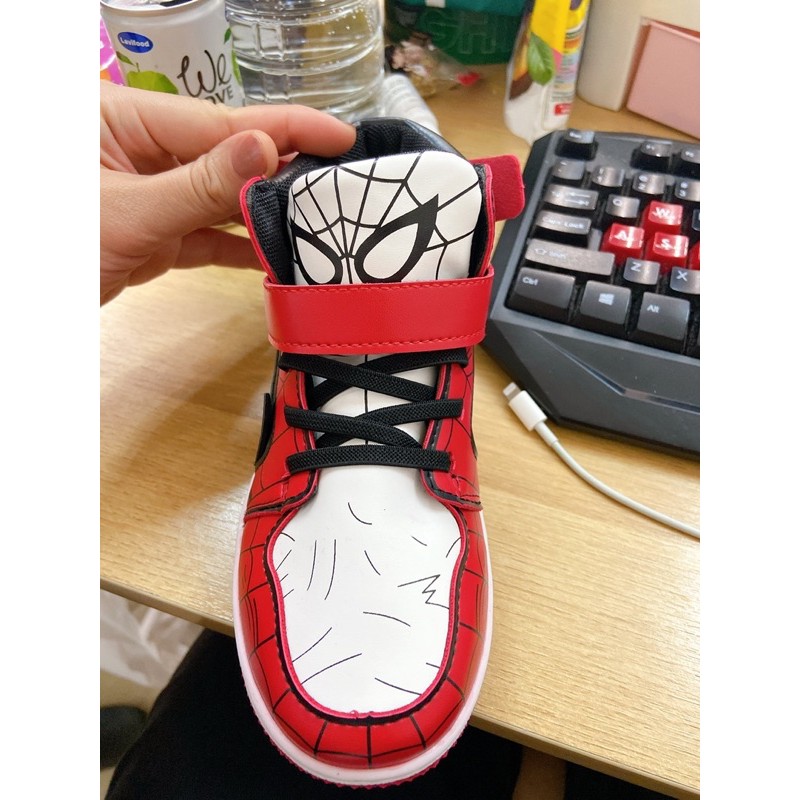 Sneaker Spiderman và pikachu