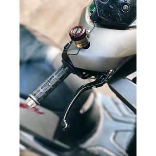 Bình dầu brembo khói