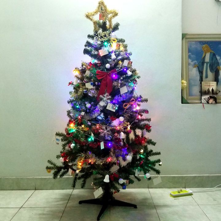 Cây thông noel 1m8, 1m5 hàng Việt Nam chất lượng cao trang trí giáng sinh cho nhà cửa, phòng khách, phòng ngủ 180cm
