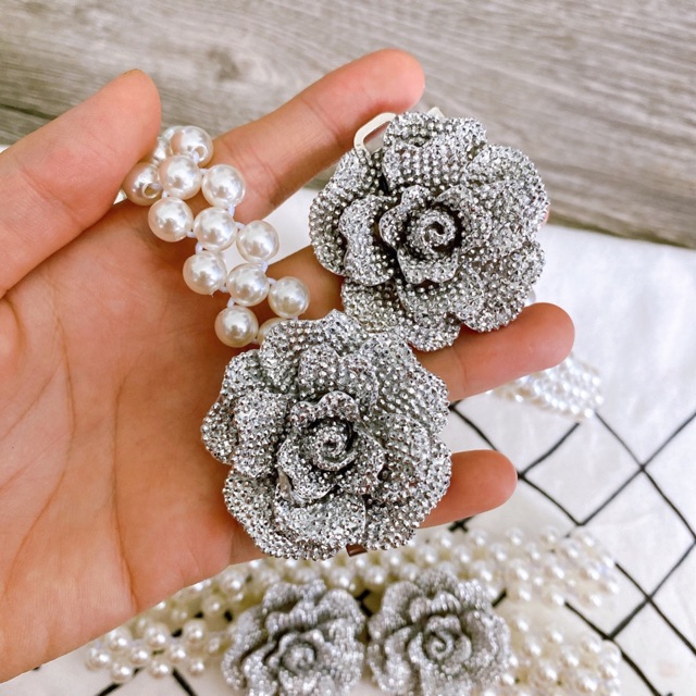 Đai đầm hoa bạc