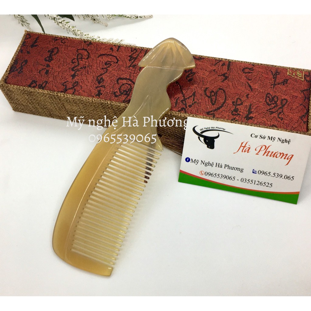 Lược sừng mỹ nghệ khắc hình Miss Sài Gòn, có video cận cảnh