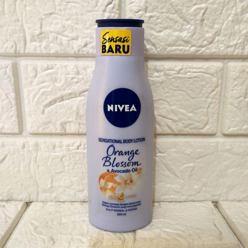 (Hàng Mới Về) Sữa Dưỡng Thể Nivea Chiết Xuất Hoa Anh Đào Và Cam 200ml