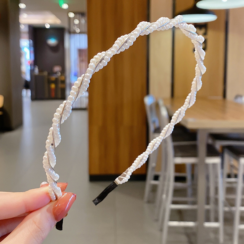 Cài tóc đính ngọc trai giả thời trang