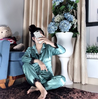 Bộ lụa phối ren tay dài quần dài