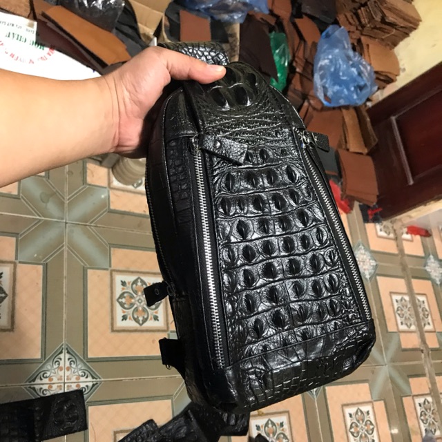 TÚI ĐEO CHÉO DA BÒ IN VÂN CÁ SẤU