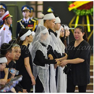 Kẹp đeo Tang lễ (trắng, đen)