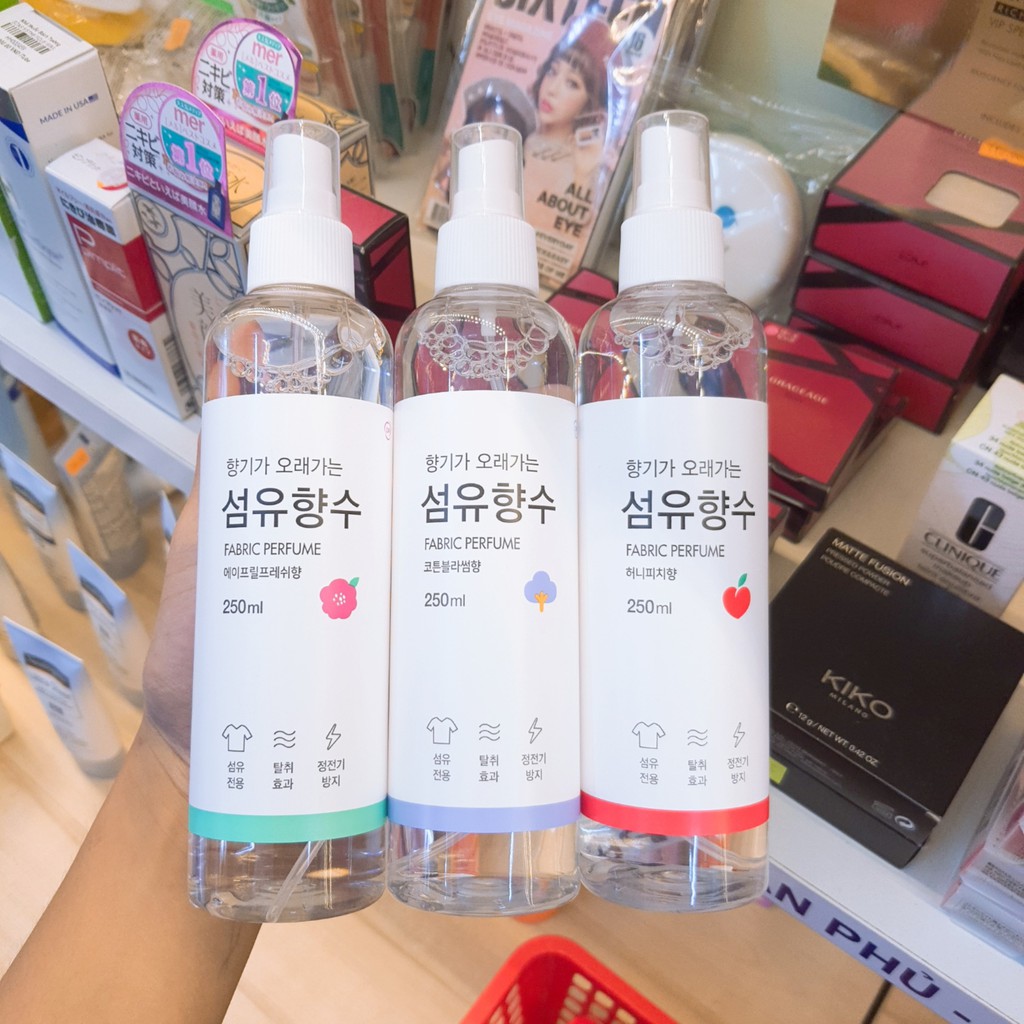 Xịt Thơm Quần Áo Fabric Perfume Hàn Quốc 250ml