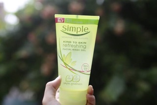 SỮA RỬA MẶT SIMPLE KIND TO SKIN REFRESHING