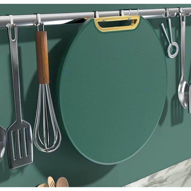 Thớt nhựa xanh kháng khuẩn, có tay cầm tiện dụng (loại mỏng)