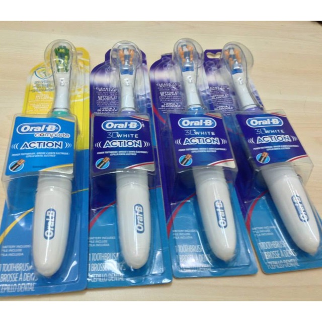 Bàn chải đánh răng điện oral B