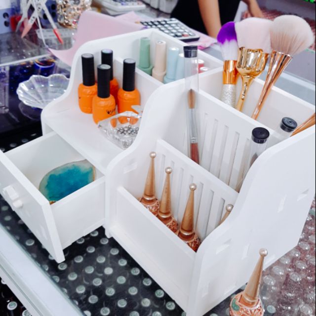 Kệ đựng mỹ phẩm. Đồ nails để bàn