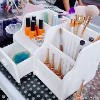 Kệ đựng mỹ phẩm. Đồ nails để bàn