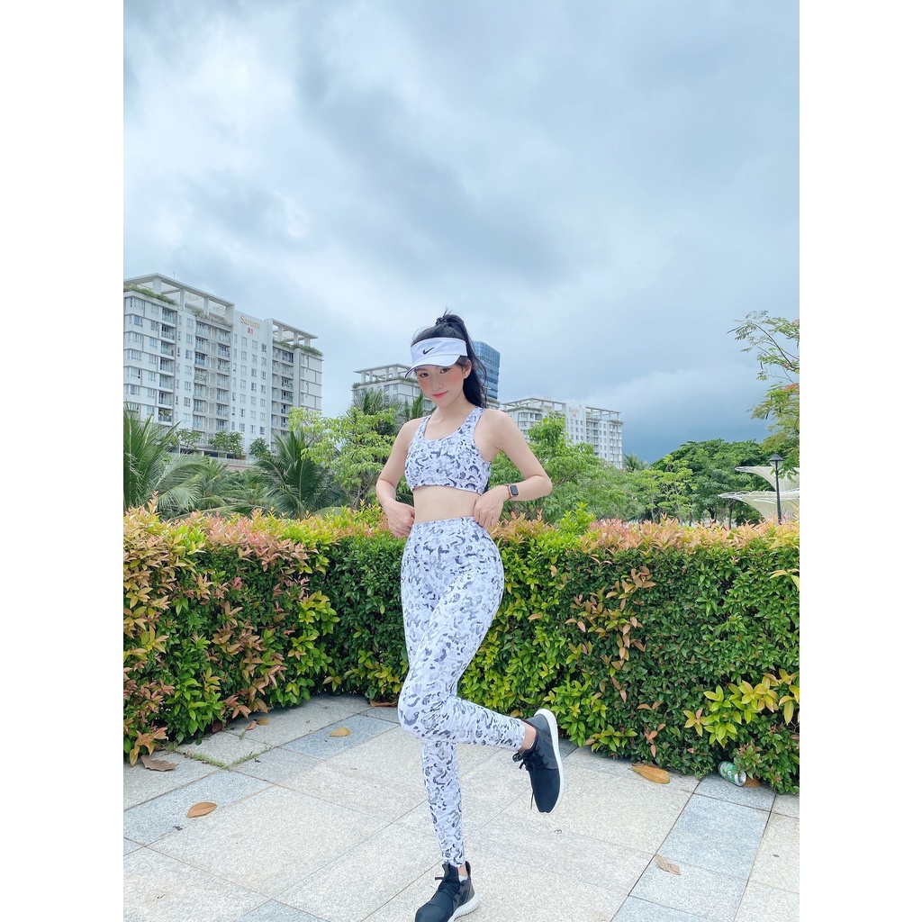 Đồ tập yoga nữ cao cấp thiết kế cách điệu đẹp, độc lạ, sang trọng, chất vải dày dặn co giãn 4 chiều thoải mái