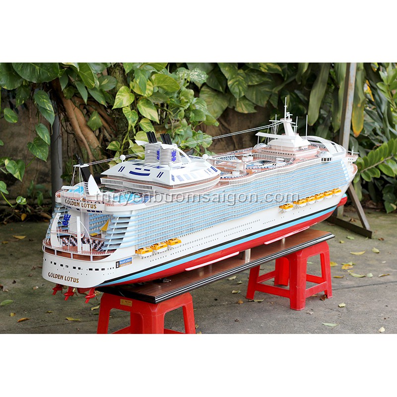Du thuyền Oasis Of The Seas hàng cao cấp gỗ tự nhiên, tàu du lịch chở khách trên biển