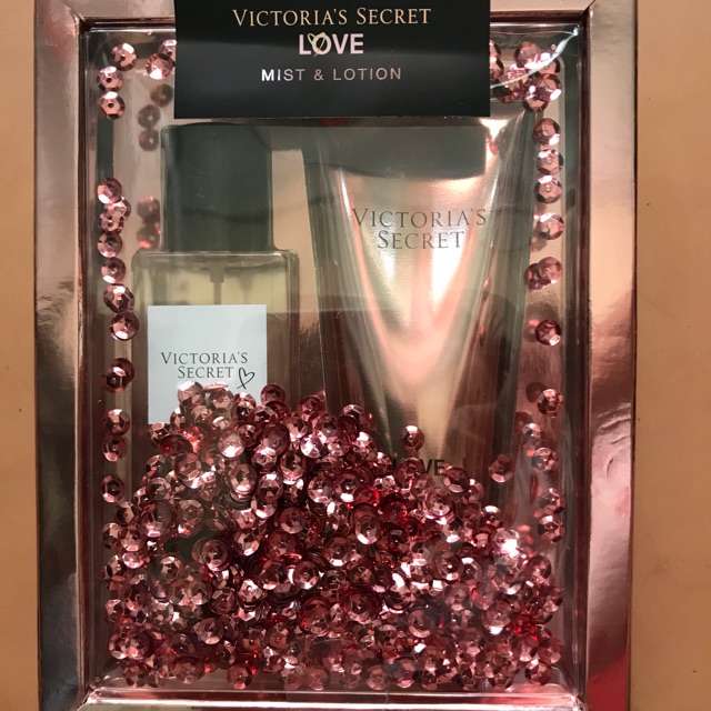 Bộ kem dưỡng và xịt toàn thân Victoria's secret Love