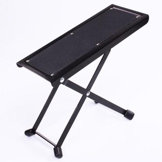 Gác chân tập đàn guitar