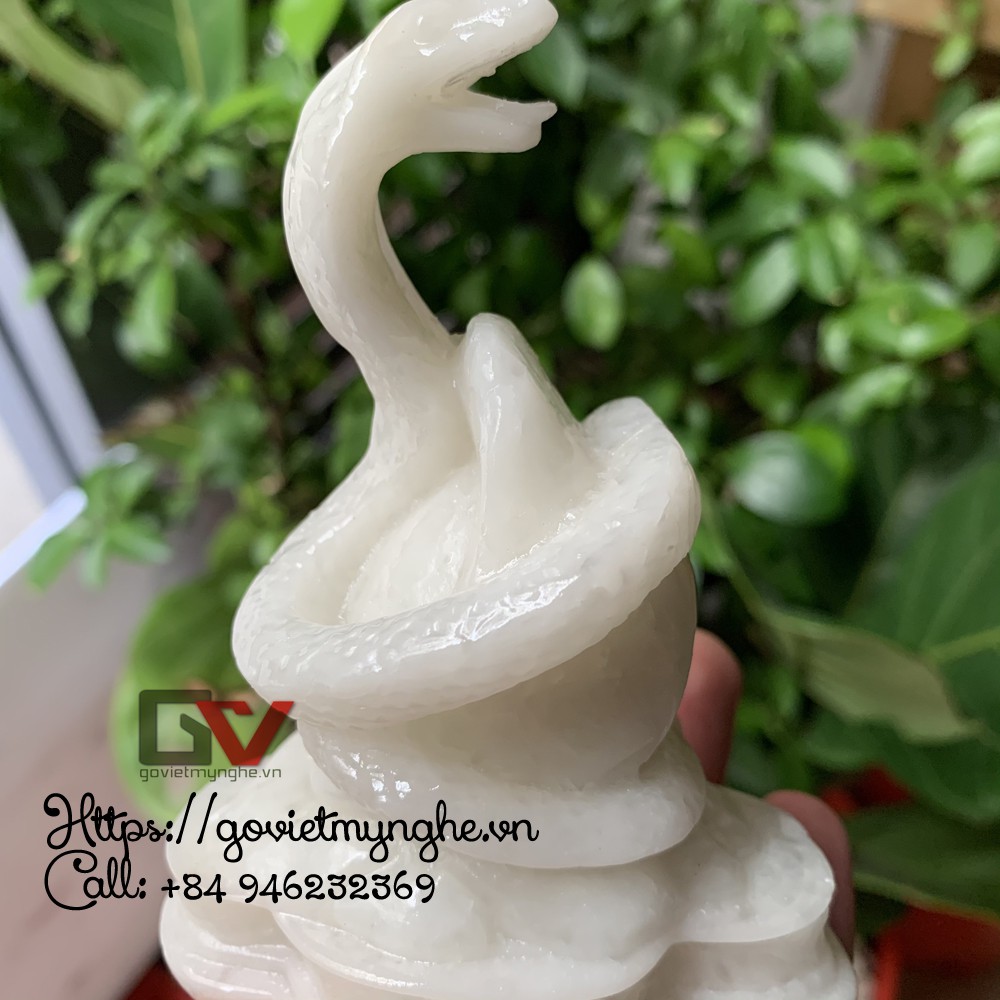 Tượng đá con rắn ôm tiền tài lộc phong thủy trang trí - Chiều Cao 11cm - Màu trắng đá non nước