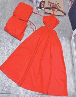 Đầm maxi xẻ yếm