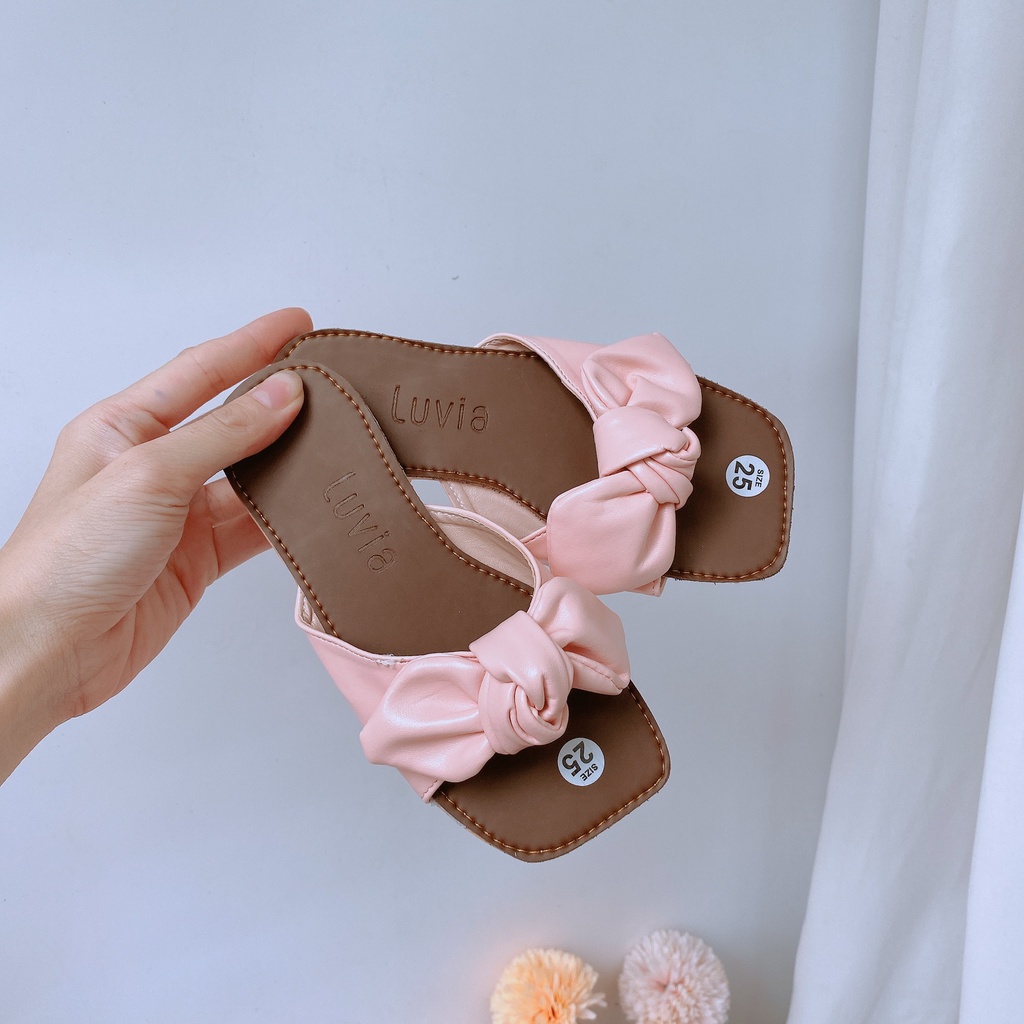 Form to Dép Lê Bé Gái Nơ Xoắn Đế Nâu Chống Trơn Trượt K149