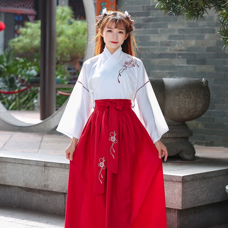 Hán phục phong cách Trung Quốc tay áo rộng cách tân cho hóa trang