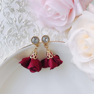 Bông tai nữ hoa đẹp - Khuyên tai nữ hoa đẹp kiểu dáng hình hoa hồng dễ thương