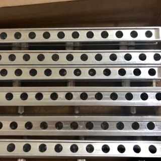Khuôn son inox mới 98%