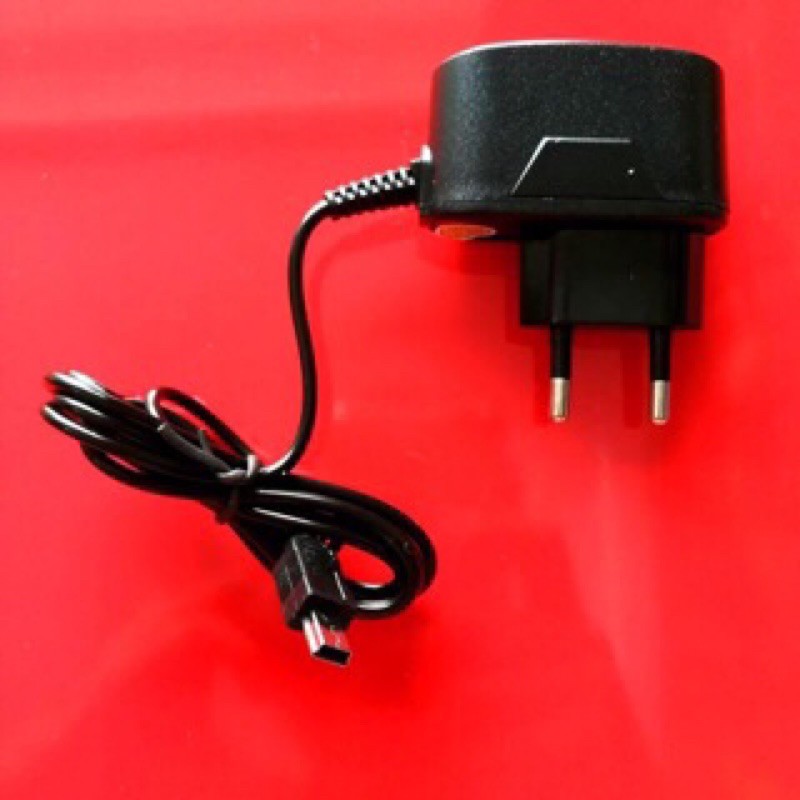 Sạc liền dây Qmobile v3 đen đầu hình thanh siêu tốt P3-06