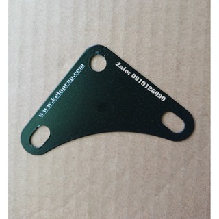 Ke góc tam giác dùng cho kệ V lỗ - Hàng sơn tĩnh điện màu Đen hoặc Trắng