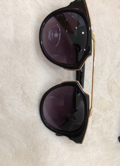 Kính Aldo trầy nhẹ- hàng sách tay Mỹ 100%