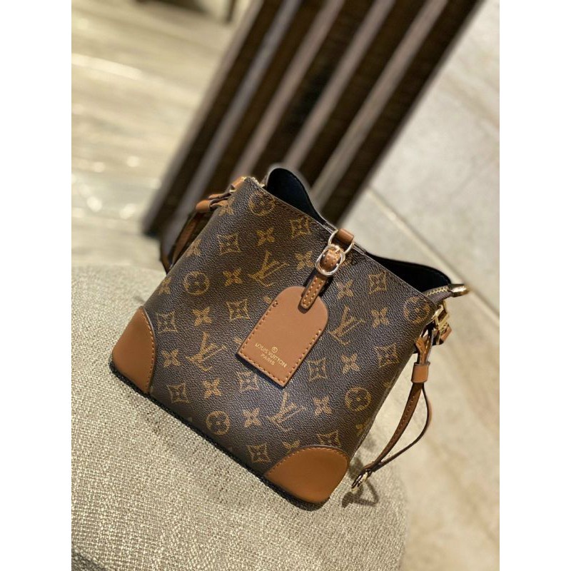 [ SẴN ] Túi xách thời trang L Neo size 24cm new 2022