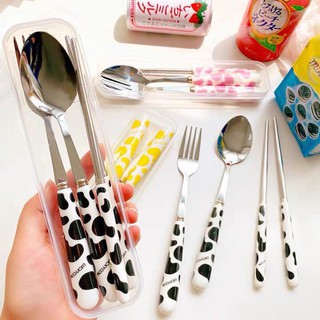 Bộ Đũa Thìa Dĩa Inox 304 Cán Sứ Cao Cấp Có Hộp Đựng Bò Sữa Siêu Dễ Thương